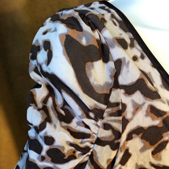 Leopard Print Fitted Top - Picture 6 of 8